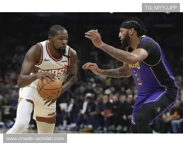 太阳湖人末节激战,杜兰特布克联手反扑 太阳湖人末节激战,杜兰特布克联手反扑