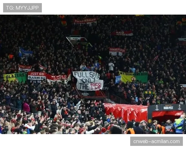 警方介入调查卡利亚里主场外的球迷冲突事件